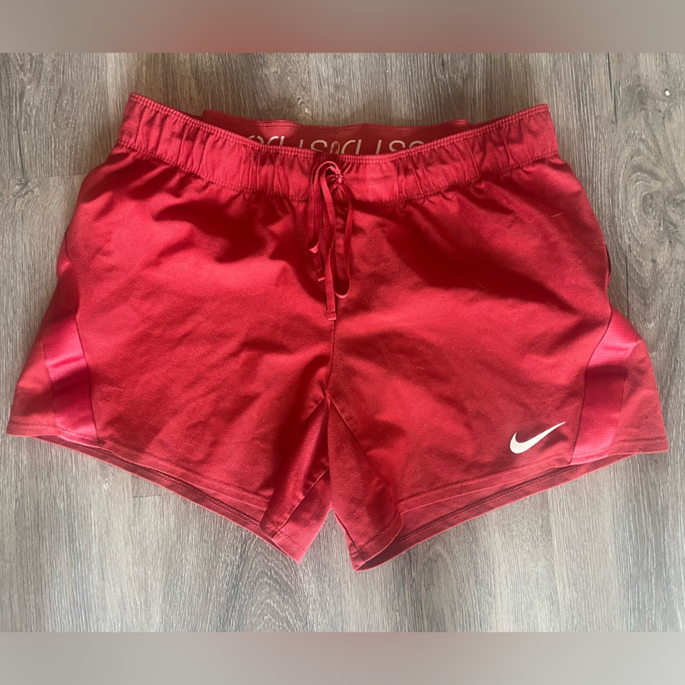 NIKE women’s shorts - SIZE M
